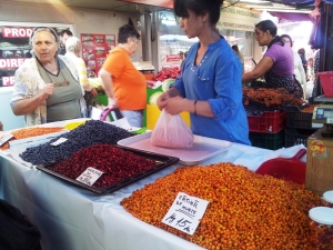 Vedere din Bucureşti. Imagine din Piaţa Râmnicu Sărat. Foto cu telefonul: Călin Hera